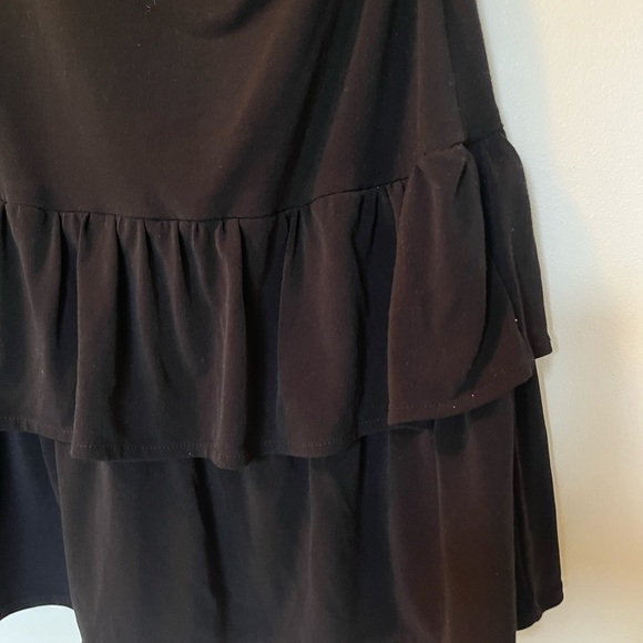 Stretch tube  dress with ruffles at the bottom - Picture 2 of 6